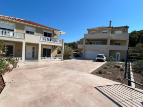 Fotis Apartments